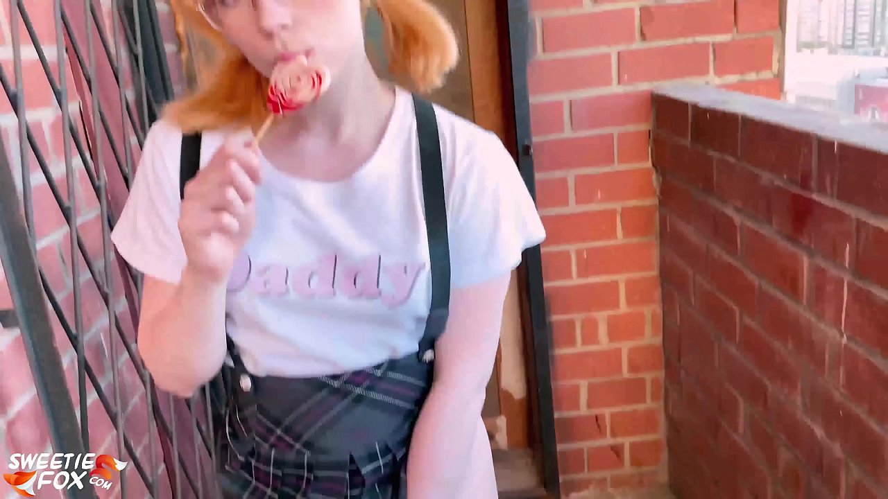 Schoolgirl Sucks ya dick miri emi na iberibe kama klaasị.