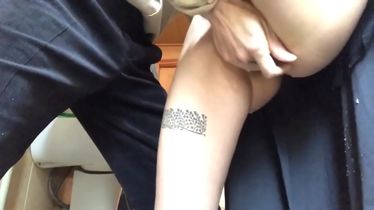 Squirt n'ime ụlọ ịsa ahụ ụlọ akwụkwọ, ezigbo orgasm frothy - onye nkuzi m mere ike ya niile