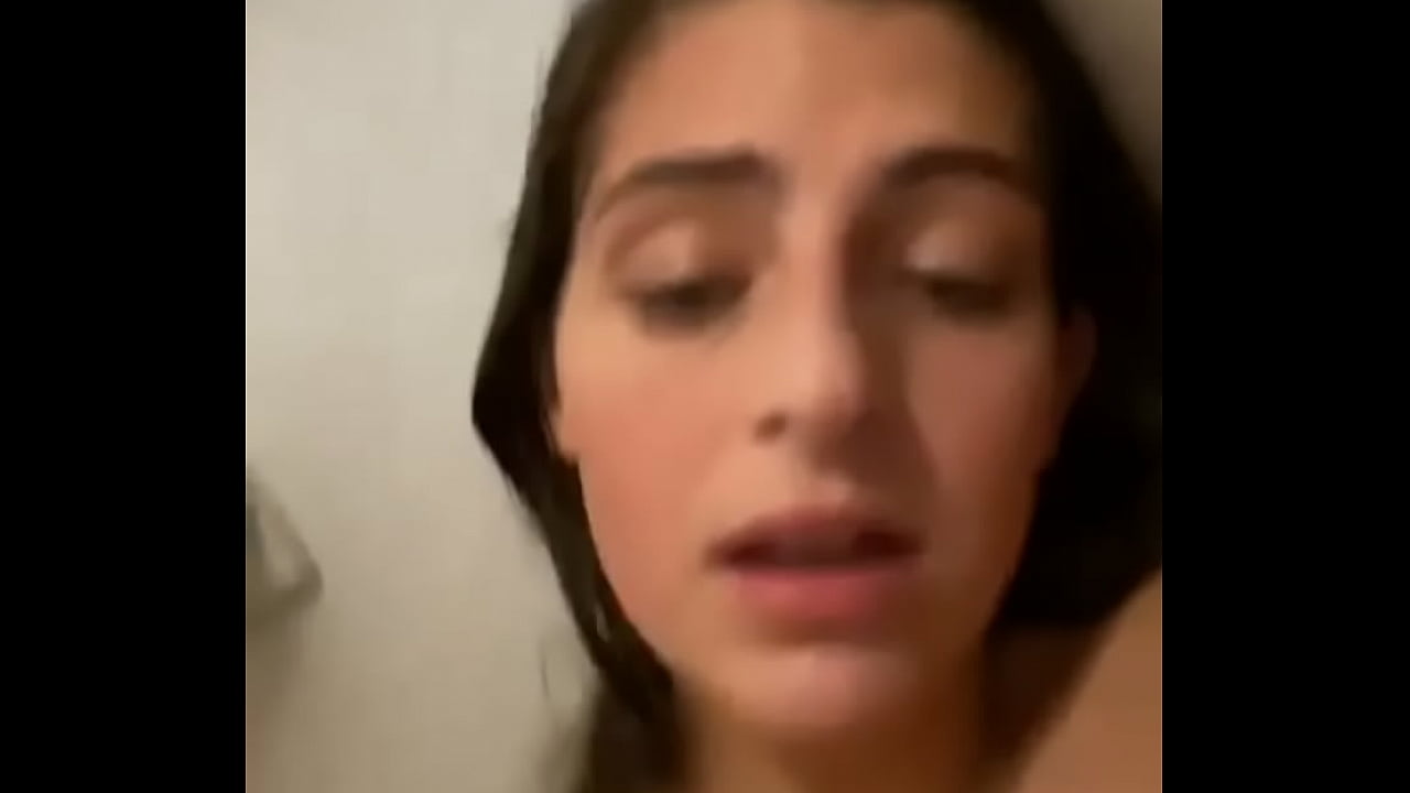 Hottie na-acha anụnụ anụnụ, obere vidiyo mmekọ ụlọ, nhọrọ nke